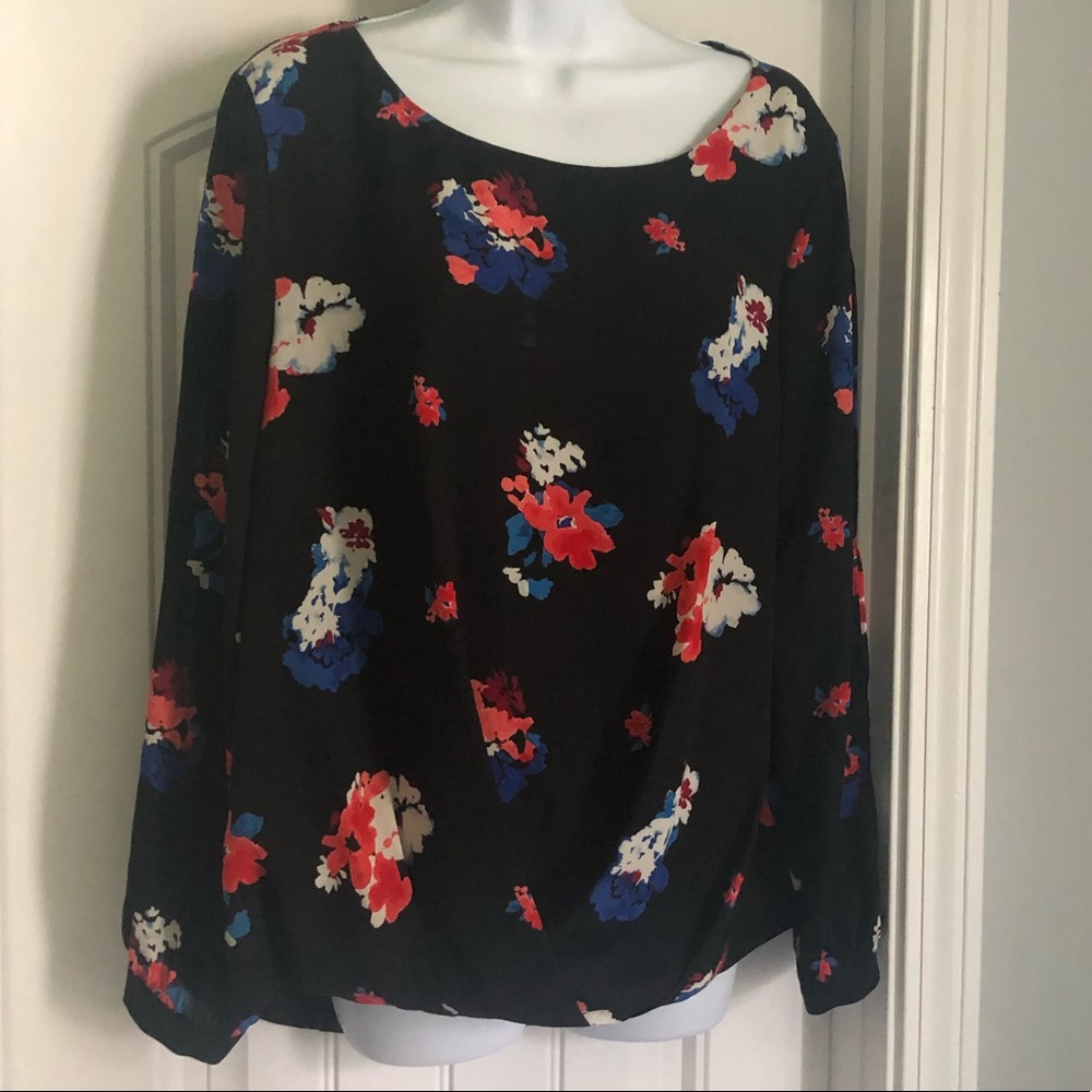Black floral top
